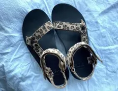 新品 Teva W Universal Leopard US 7 24cmのサムネイル