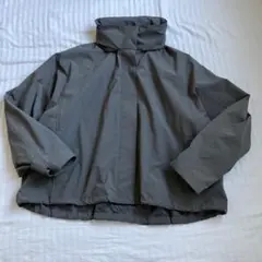 ユニクロ　ウィンドプルーフスタンドブルゾン　ダークオリーブ