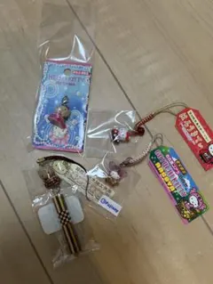 ご当地キティ♡ ストラップ　18点セット ご当地キティ♡ ストラップ 18点セット Amazon.co.jp: ハロー