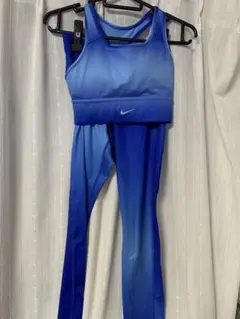 Nike スポーツブラとレギンスセット グラデーションブルー