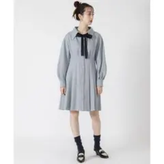 REDYAZEL エステルツイルプリーツミニワンピースのサムネイル
