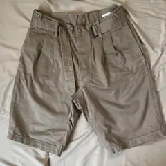 COMOLI ベージュ　ショートパンツ　ハーフパンツ　コモリのサムネイル