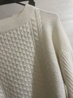 アイボリー フレア袖 ニットセーターGU