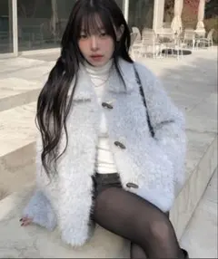 anyone more フェイクファー 襟付きダッフルジャケット スカイブルー