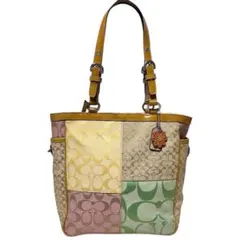 COACH パッチワーク　トートバッグ　シグネチャー　ターンロック　マルチカラー