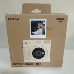 インスタックス　スクエア　SQ1 チョークホワイト　新品未使用品 チェキスクエア「instax SQUARE SQ1」（チョークホワイト