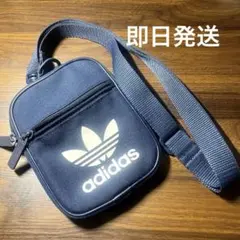 アディダスオリジナルス　ミニショルダーバック