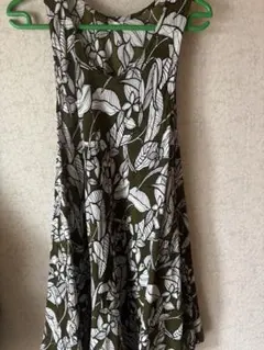 N o n様専用　美品　h.b フローラルプリント ノースリーブワンピースのサムネイル