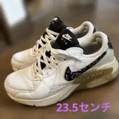 NIKE スニーカー23.5㎝のサムネイル