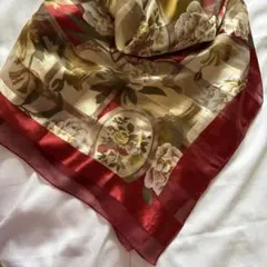 上品✨大判シフォンスカーフ 花柄 ボルドー ゴールド シースルー 正方形