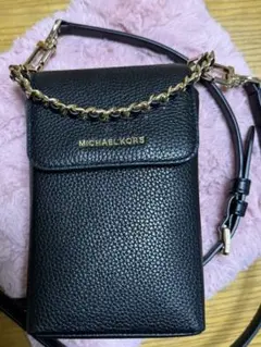 マイケルコース　スマートフォンクロスボディショルダーバッグ