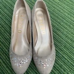 TOZOO ビジュー付きベージュパンプス 22cm