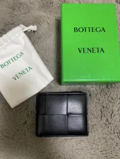 ボッテガ・ヴェネタ 二つ折り財布 黒 マキシイントレ
