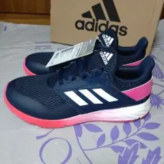 タグ付　adidas　スニーカー