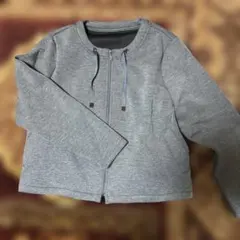 【新品・未使用！】グレー クロップドスウェットパーカー