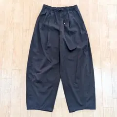 GU　バレルレッグプルオンパンツ　ブラック　M　黒　完売品　ジーユー　匿名配送