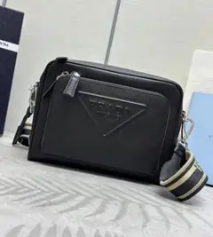 PRADA ブラック レザー ショルダーバッグ