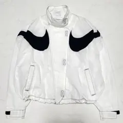 NIKE ナイロン クロップド丈 スウォッシュ ジャケット Lサイズのサムネイル