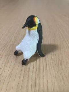 オウサマペンギン フィギュア