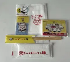 ちいかわ ラーメン豚 ノベルティ モモンガ ステッカー 古本屋 クリアカード