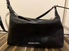 CHARLES & KEITH ブラックショルダーバッグ