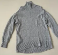 UNIQLOグレー ニットセーター Mサイズ