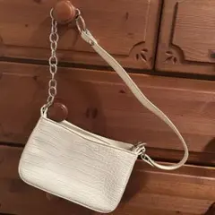 ホワイト クロコダイル風ショルダーバッグ