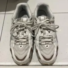 New Balance 725 ホワイト/ブラウン スニーカー