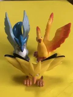 ポケモン指人形フィギュア　伝説のポケモン　ファイヤー・サンダー・フリーザ
