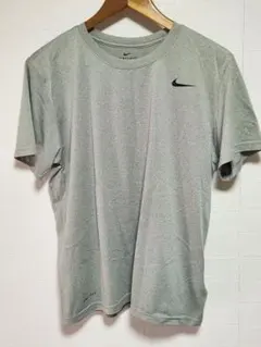 Nike グレー Tシャツ