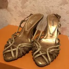 サンダル パンプス　ゴールド　ピンヒール　ミュール　セブントゥエルブ