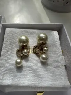 お値下げ 両耳 K18 パールしっぽが可愛いうさぎピアス ラビット - メルカリ