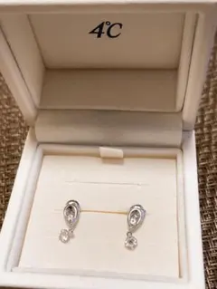 4°C K18WG ダイヤ　ピアス