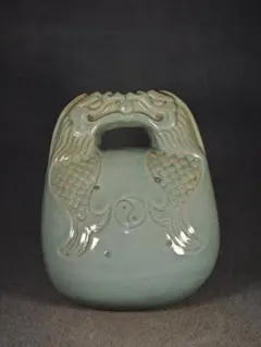 五代越窑 秘色瓷 铃铛 陶器 浮き彫り 彫刻 古美術 骨董品 - メルカリ