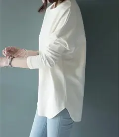 美品 ホワイト ラウンドネック 長袖Tシャツ Lサイズ