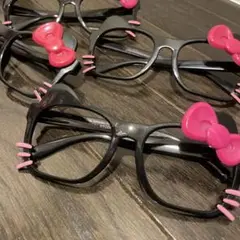 美品 ♡ USJ ユニバ キティちゃんセット メガネ ポシェット USJ - USJ ユニバ キティちゃん メガネとポシェットセットの通販