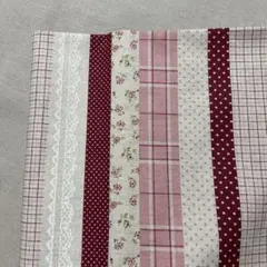 セール　1m ボーダーフラワーパッチワーク　PK赤系　綿麻キャンバス地