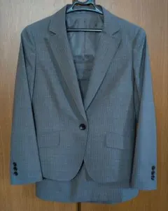 コムサイズム グレー ストライプ スーツ（夏物）