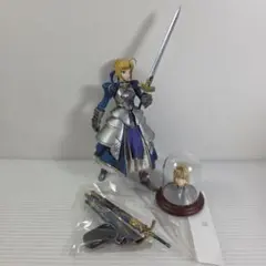 FGO セイバー 1/8 全高18cm 可動 アクションフィギュア フェイトのサムネイル