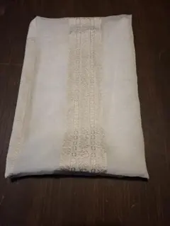 レース生地のマルチカバー