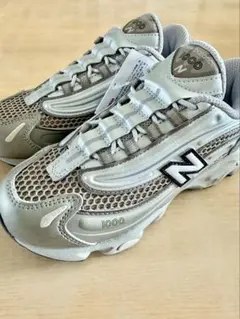 New Balance 1000 シルバー スニーカー