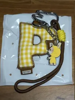 POPMART ラブブ イニシャル チャームPIN FOR LOVE 【P】