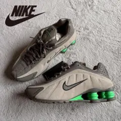新品 ナイキ NIKE ショックス R4 スニーカー カーキ レディース 24㎝