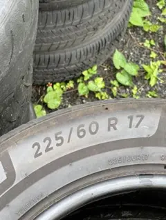 MICHELIN total performance 225/60R17タイヤ4のサムネイル