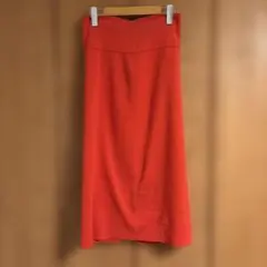 値下げ赤いロングタイトスカート スリット入り