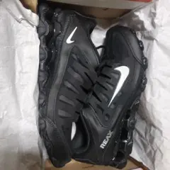 Nike REAX ブラック スニーカー