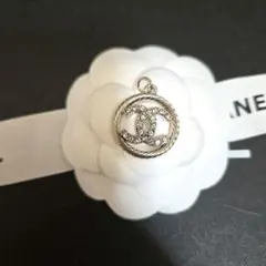 【自宅保管品】CHANELヴィンテージチャーム刻印有りシルバーロゴストーン