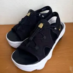 美品　NIKE エアマックスココ　ブラック&ホワイト　２５