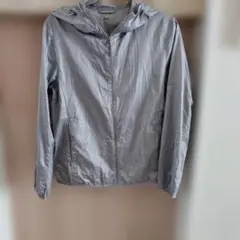 UNIQLO シルバー フード付きナイロンジャケットレディース