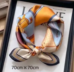 スカーフ　馬柄　シルク風　スクエア　薄手　光沢　おしゃれ　上品